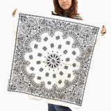 BANDANNA CO:  35" GRANDE PAISLEY BANDANA
